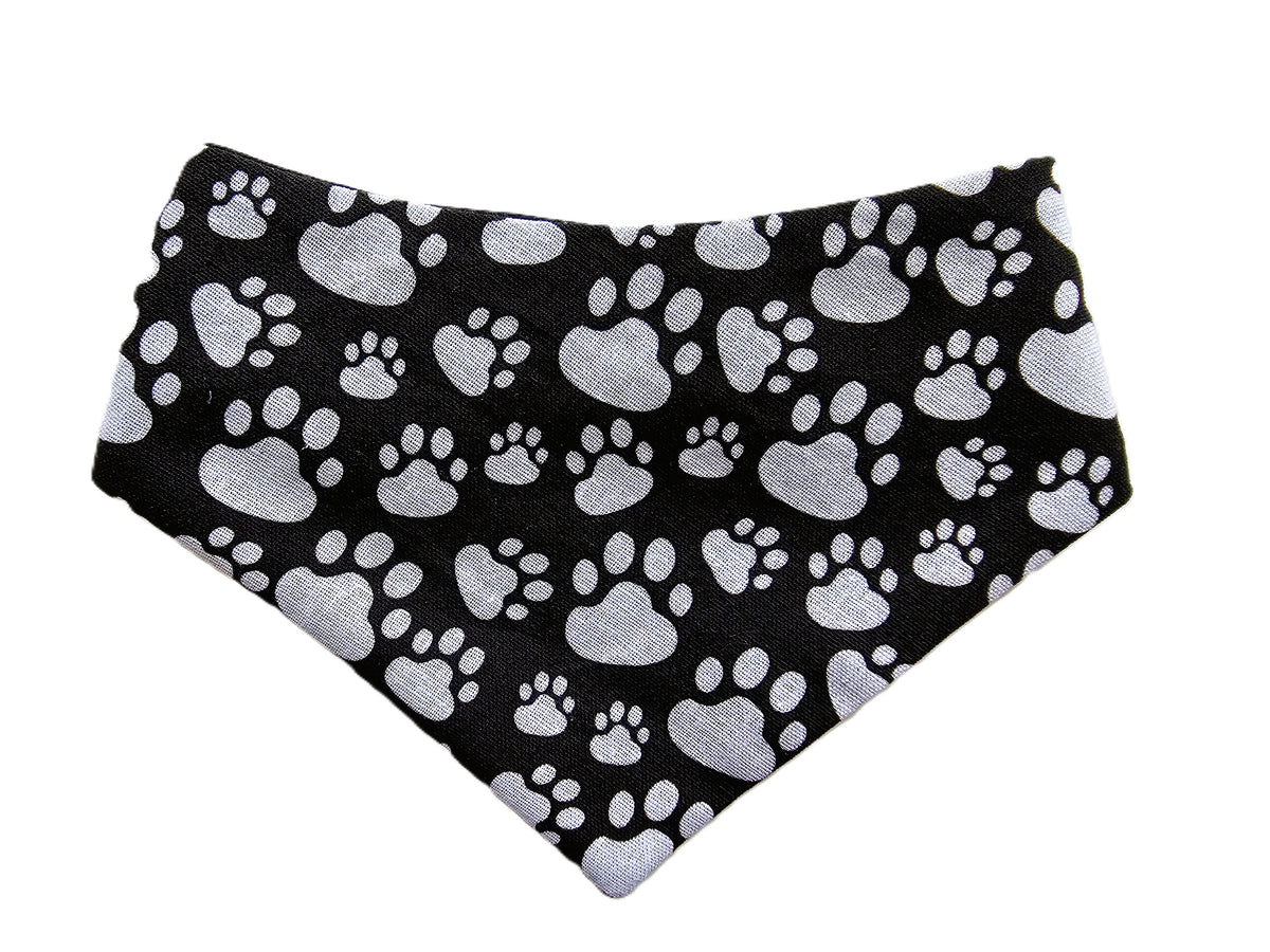 🐾 White Paws on Black Dog Bandana 🐾
