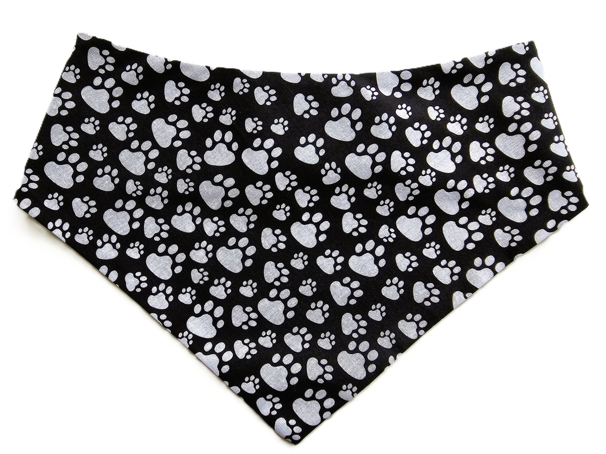 🐾 White Paws on Black Dog Bandana 🐾